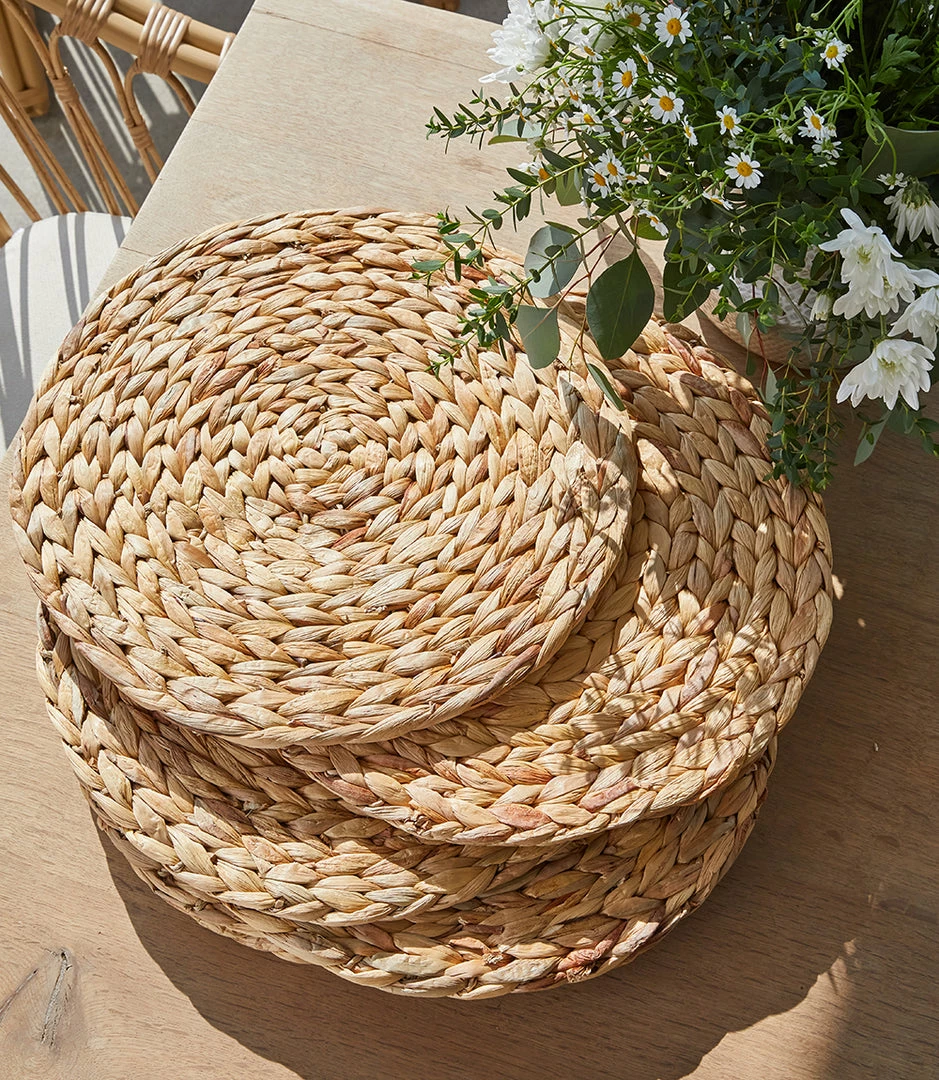 Karen Kane Home Water Hyacinth Placemat