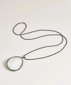 Karen Kane Large Mother Of Pearl Pendant Necklace