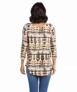 Karen Kane Clothing 3/4 Sleeve Shirttail Top