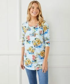 Karen Kane 3/4 Sleeve Shirttail Tee