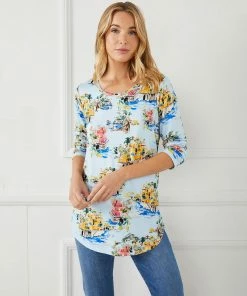 Karen Kane 3/4 Sleeve Shirttail Tee